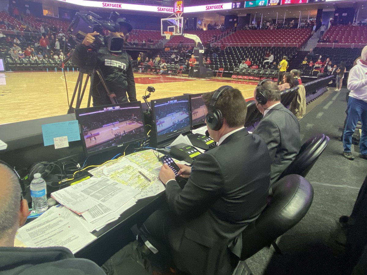 VideoHession's tweet photo. Capped off the @TUMBBHoops season with a solid linear show on @ESPN 2!

Always great having @DaveLenoTV &amp; @EnthusiAdams in the house! https://t.co/8AGlK71iY2