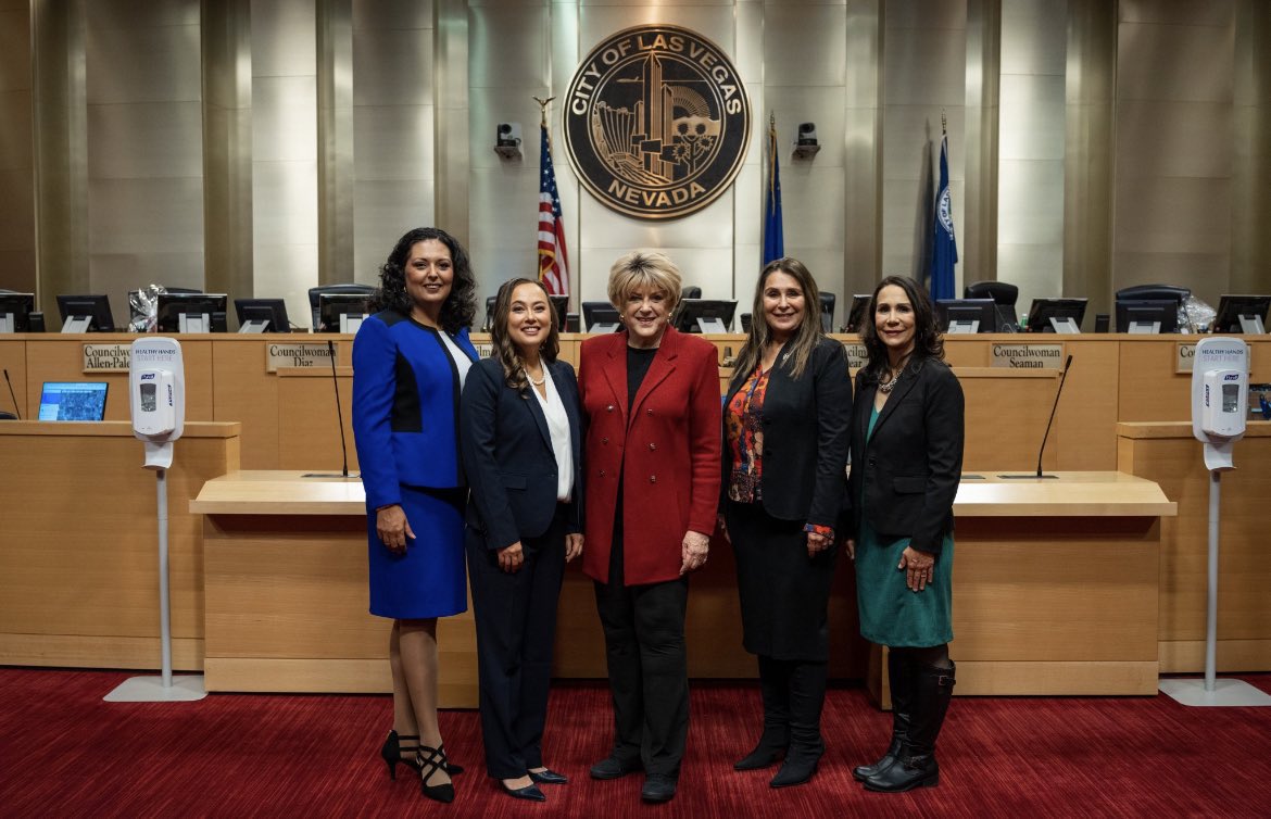 Happy #InternationalWomensDay! Fierce and inspiring women help make up the @CityOfLasVegas' workforce! Proud to have such amazing female Councilwomen and Mayor by my side to get things done. 💪