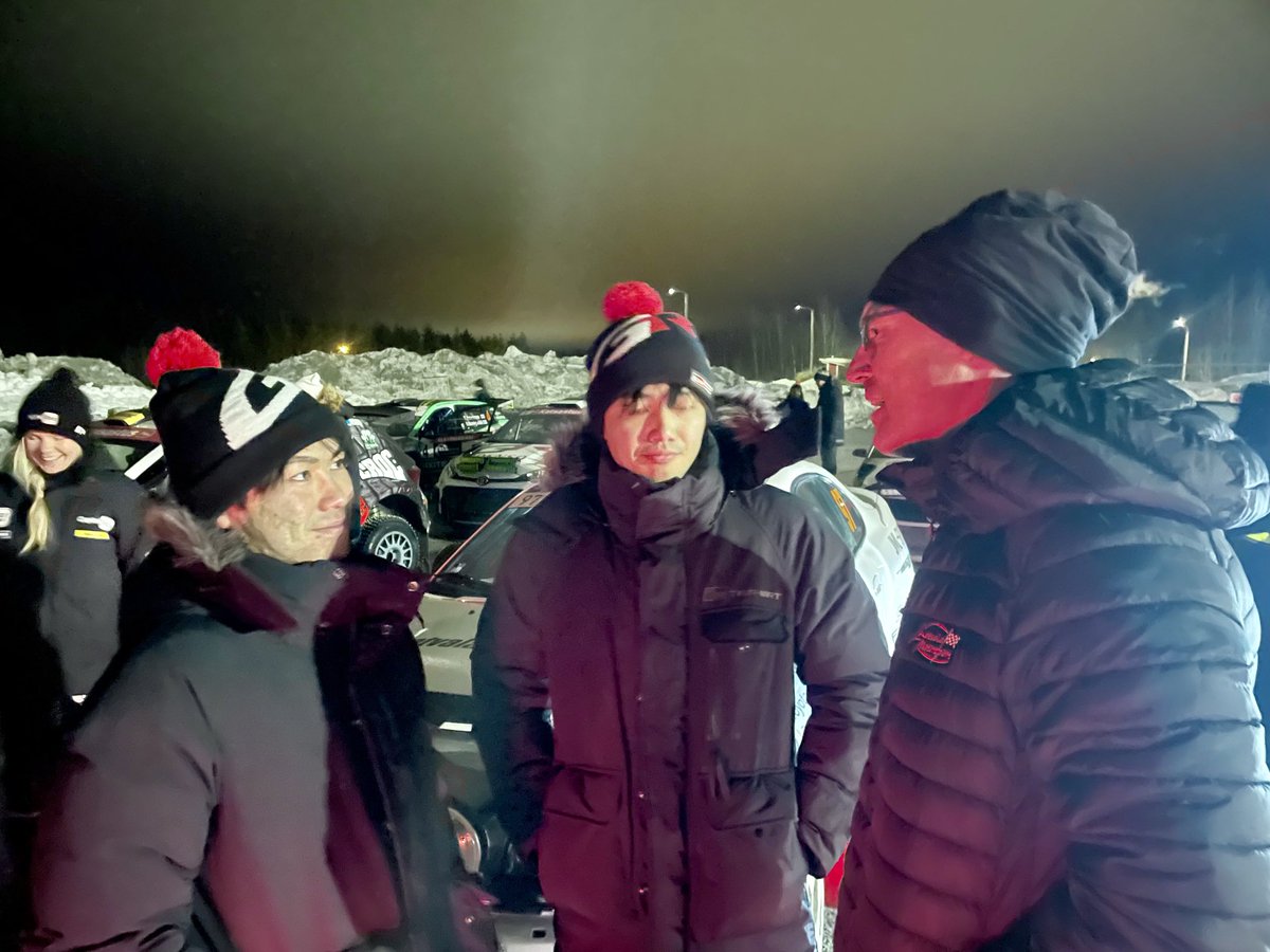 Kyllähän ne pojat mielellään neuvosivat, mutta kun ei oo vielä kokemusta tuosta celicasta.