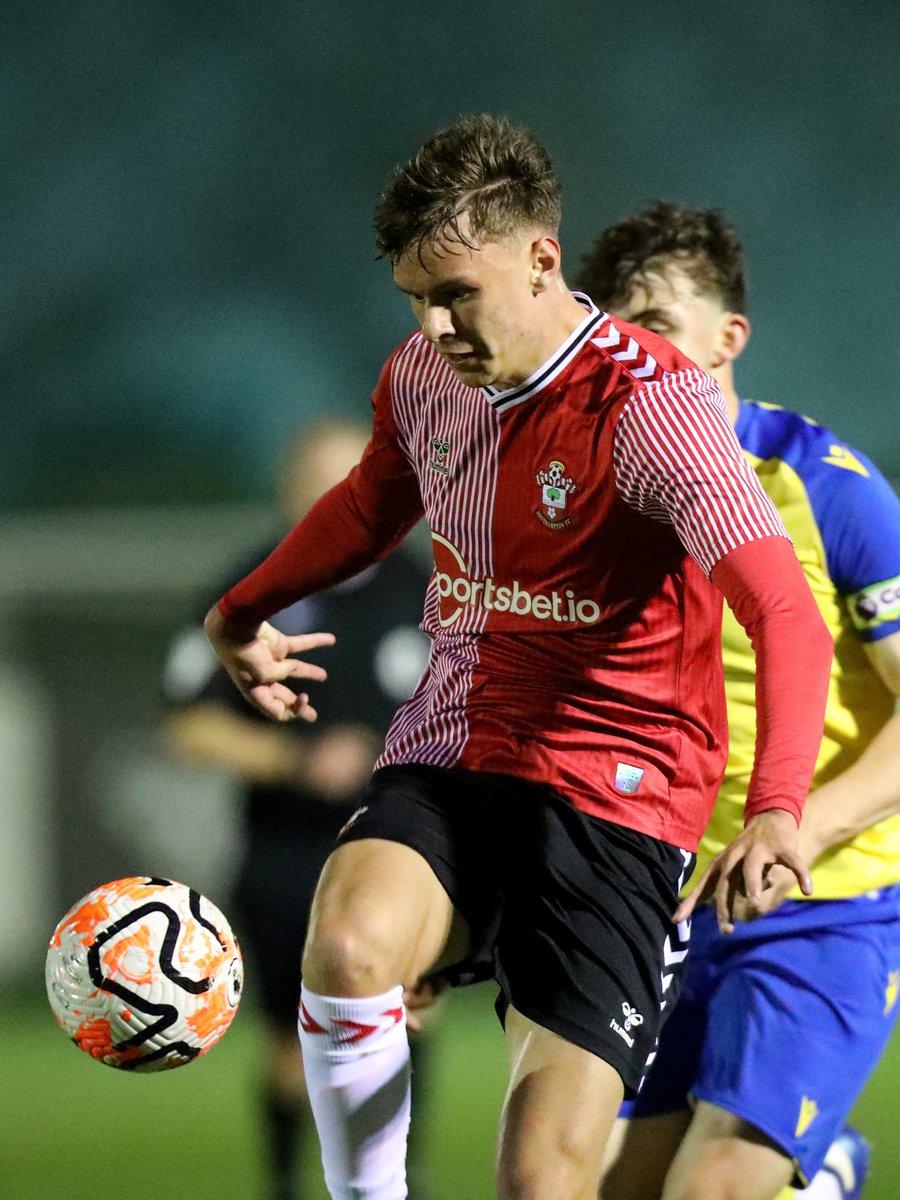 SouthamptonFC's tweet photo. First start, first goal 🇮🇪👏

Joe O'Brien-Whitmarsh is off the mark for #SaintsFCU21s 😮‍💨 https://t.co/UpuLl8yBvS