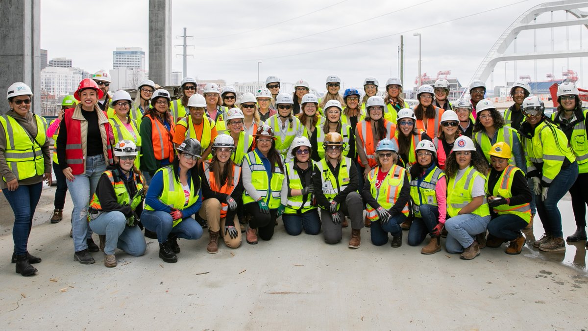 TurnerMidSouth's tweet photo. Our #Nashville team had a busy end of #WICweek24!
Senior PM Michaela Coston joined an @ABC_Tennessee panel to inform and inspire the next generation of women in the industry, and our Peabody Union project team hosted 35 women from the industry for an informational site visit. https://t.co/PEkPvMRTwC