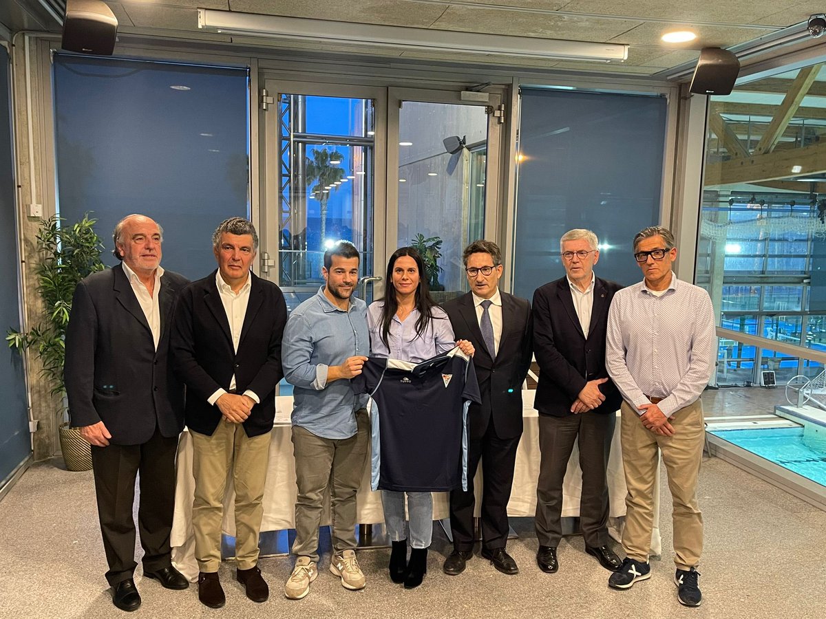 CNBARCELONA's tweet photo. 🎙️ACTE DE PRESENTACIÓ DEL PROJECTE DE WATERPOLO FEMENÍ🤽‍♀️

Aquesta tarda, dins el programa d’activitats del 8M del CNB, ha tingut lloc la presentació oficial del projecte de🤽‍♀️femení del Club, un projecte que fa mesos que es cou, i que per fi, ja és una realitat🤩

⬇️⬇️ https://t.co/KCk0NmvRzz