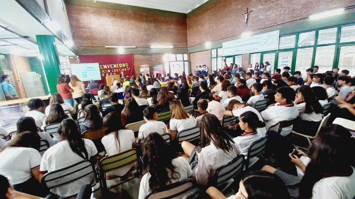 ParemosLaTrata's tweet photo. 📍 #SanLuis: reunión con UNVIME (@UNViMeOficial) en el municipio de Justo Daract, en el marco del mes de la #mujer. En la escuela Inspector Sócrates Cortínez se brindó una charla sobre trata, dirigida a alumnado, directivos, autoridades, concejales y funcionarios municipales. https://t.co/wQOAL422u9