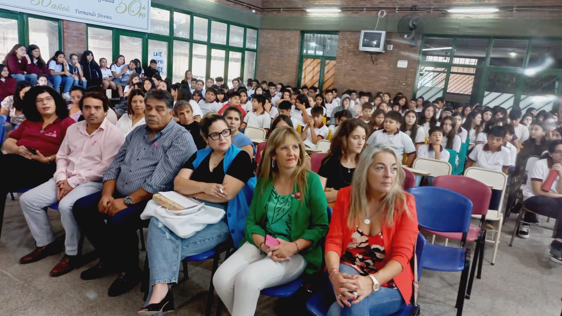 📍 #SanLuis: reunión con UNVIME (<a href="/UNViMeOficial/">UNViMe</a>) en el municipio de Justo Daract, en el marco del mes de la #mujer. En la escuela Inspector Sócrates Cortínez se brindó una charla sobre trata, dirigida a alumnado, directivos, autoridades, concejales y funcionarios municipales.