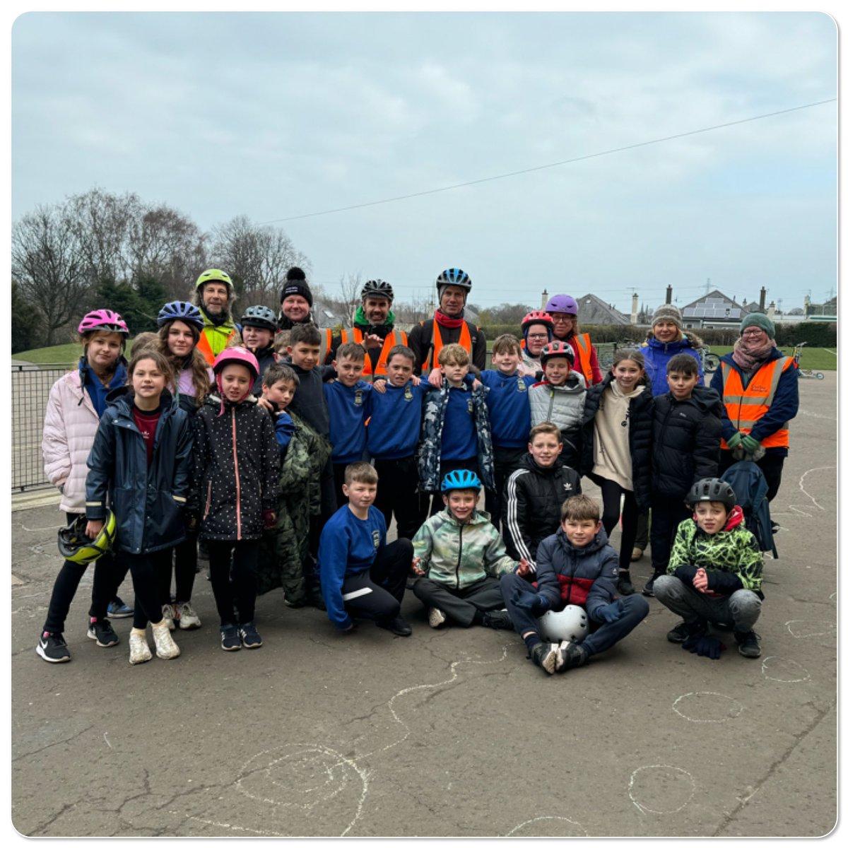 EdinburghCT's tweet photo. We are supporting the delivery at a local primary school. #OneTeam 

Interested in getting Edinburgh Cycle Training to deliver?
GET IN CONTACT 

https://t.co/xfQltuARdh 
________________________ #Bikeability #safetycycling  @CyclingScotland @ActiveSchoolsED https://t.co/mFTuYYUhLF