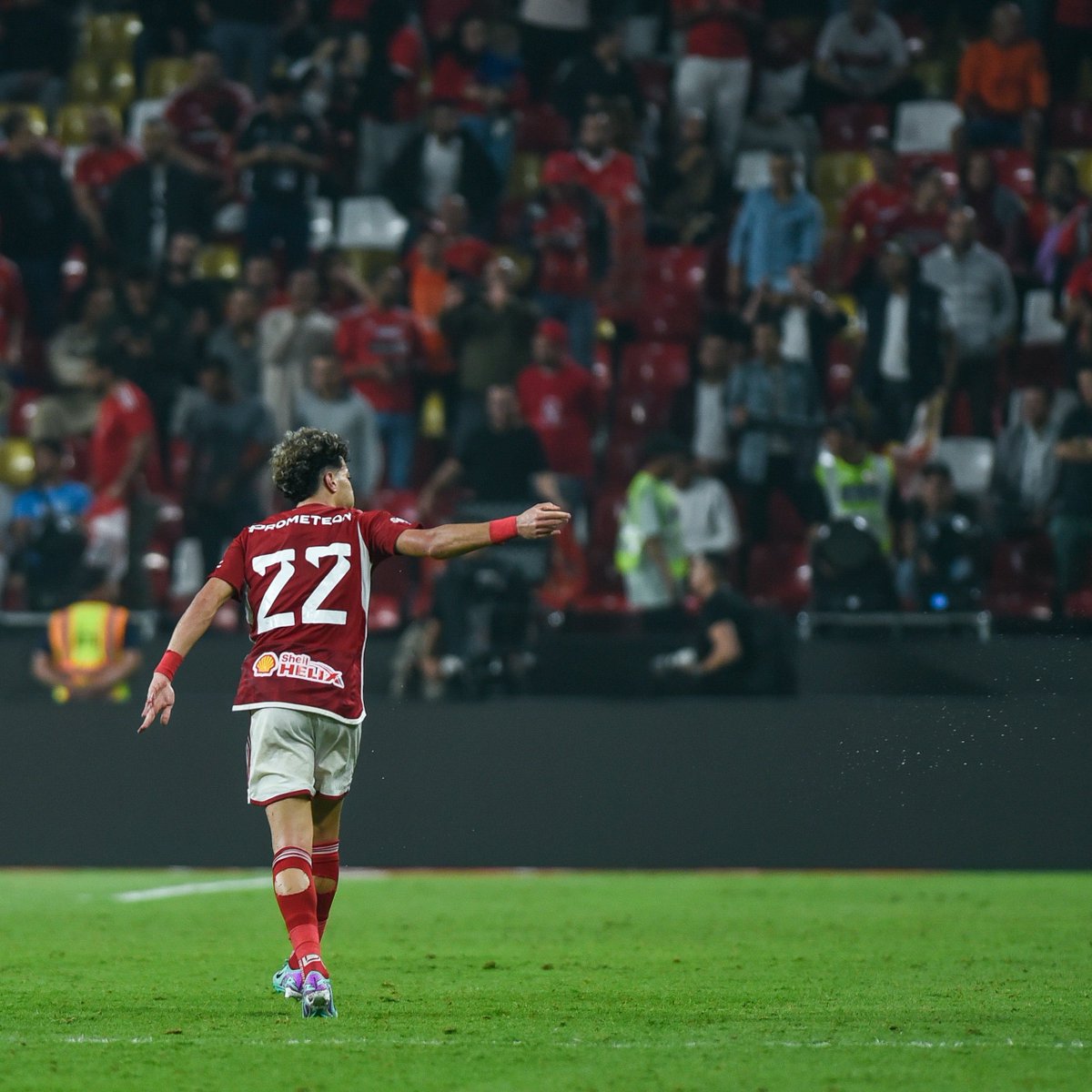 k0sta18's tweet image. منذ مجيئكِ⁣
الكل مُبتهج هُنا⁣
الشوارع⁣
المنازل⁣
السماء⁣
الطريق⁣
وأنا♥️♥️