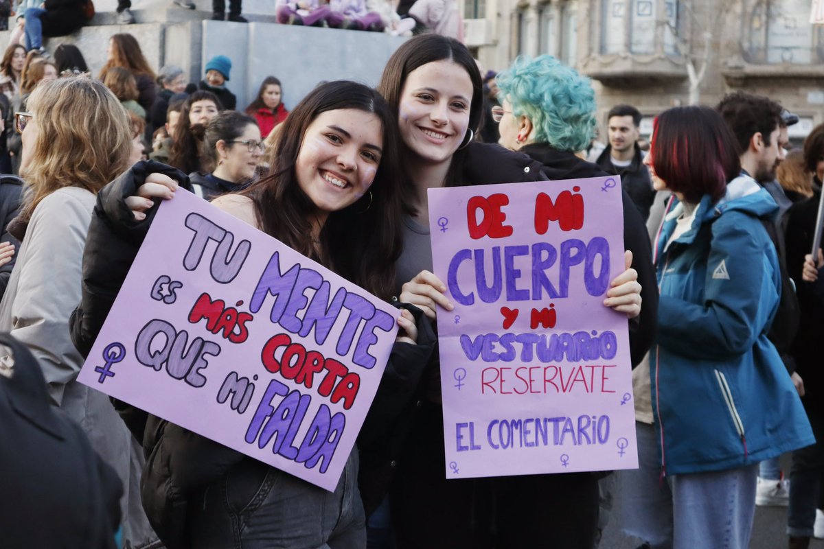On l’onada reaccionària ens separa i aïlla, el feminisme d’aliances teixeix formes de trobada i unió

Visca la lluita feminista! #8M
Visca la Barcelona feminista! 💜🔥