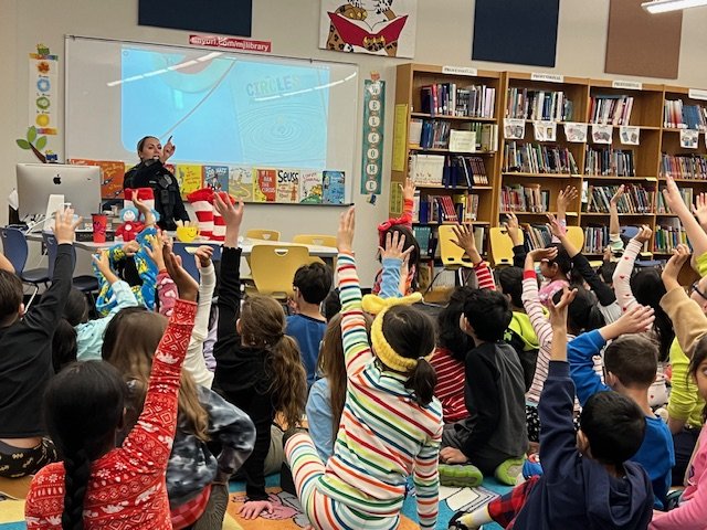 SoBrunswickPD's tweet photo. As part of Read Across America week officers have been reading at different South Brunswick elementary schools. Officers Matthew Hagood and Colleen Murphy had a great time reading to some excited young students.
#sbpchat @SSfeder @noyi @SuzanneLuckBorn @SBSDBOE https://t.co/fvVJthHuME