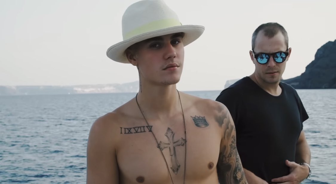 tracklist's tweet image. "Company" - Justin Bieber
08/03/2016