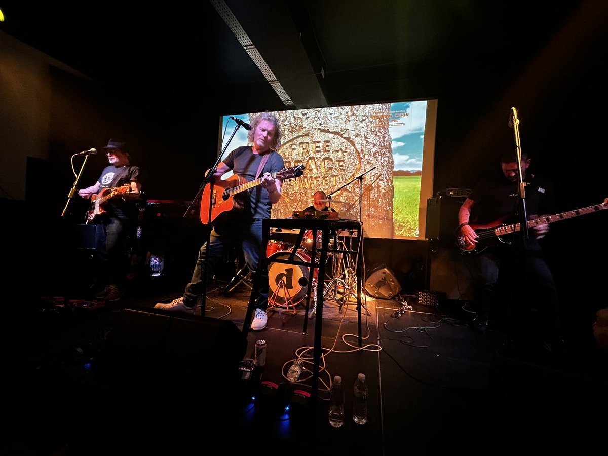 LouD74's tweet photo. Fab night last night at @DodgyUK warm up gig at Sunbird Records in Darwen. Not used to gigs starting at 10pm though! 🥱. Love an intimate gig . My ears are still ringing though 😄 #loud #supportsmallvenues #freepeacesweet https://t.co/E3cMTzAw73