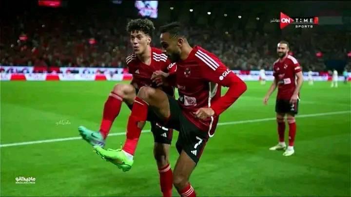alyelbassel's tweet photo. اللي كانو مستنين الأهلي يخسر معلش سهرناكو معانا 😂🦅 ❤️❤️ https://t.co/zQc5DkJUJX