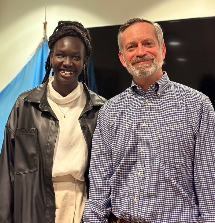 On #IWD2024, we celebrate women everywhere. 

Today, I’m feeling especially inspired by UNHCR Goodwill Ambassador <a href="/Marymaker_43/">Mary Maker</a>. As an educator and leader, she is paving the way for a better world.