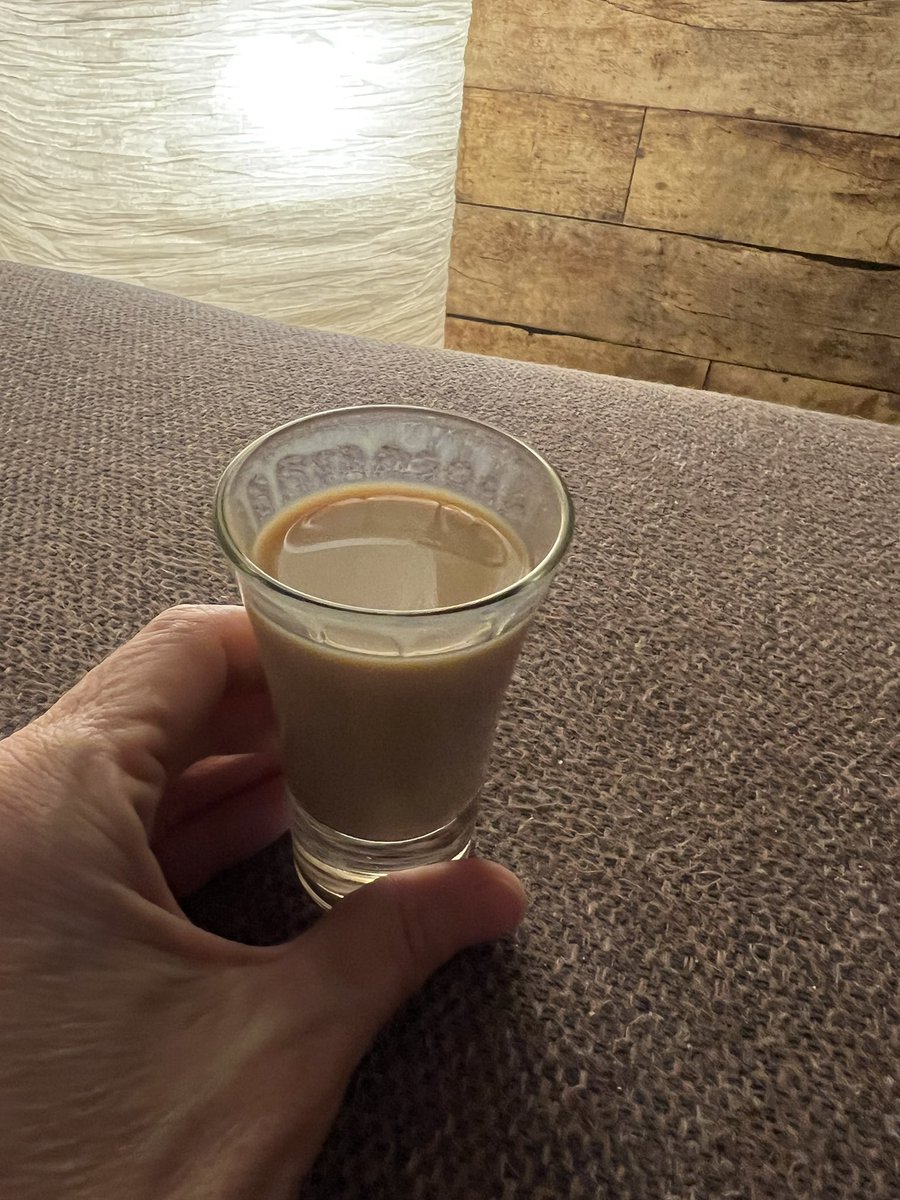 zahlenzauberei's tweet photo. #Afterwork und #startweekend #baileys #weekend #weekendmood
Wünsch euch noch einen schönen Freitag Abend 🍸 https://t.co/lxb1r3CWkW