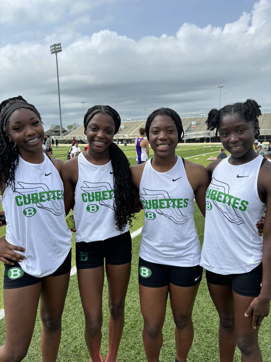 Brenham_TF's tweet photo. Varsity girls place 8th in the 4X200 meter relay #AllFreshman https://t.co/6SMia4B7Te