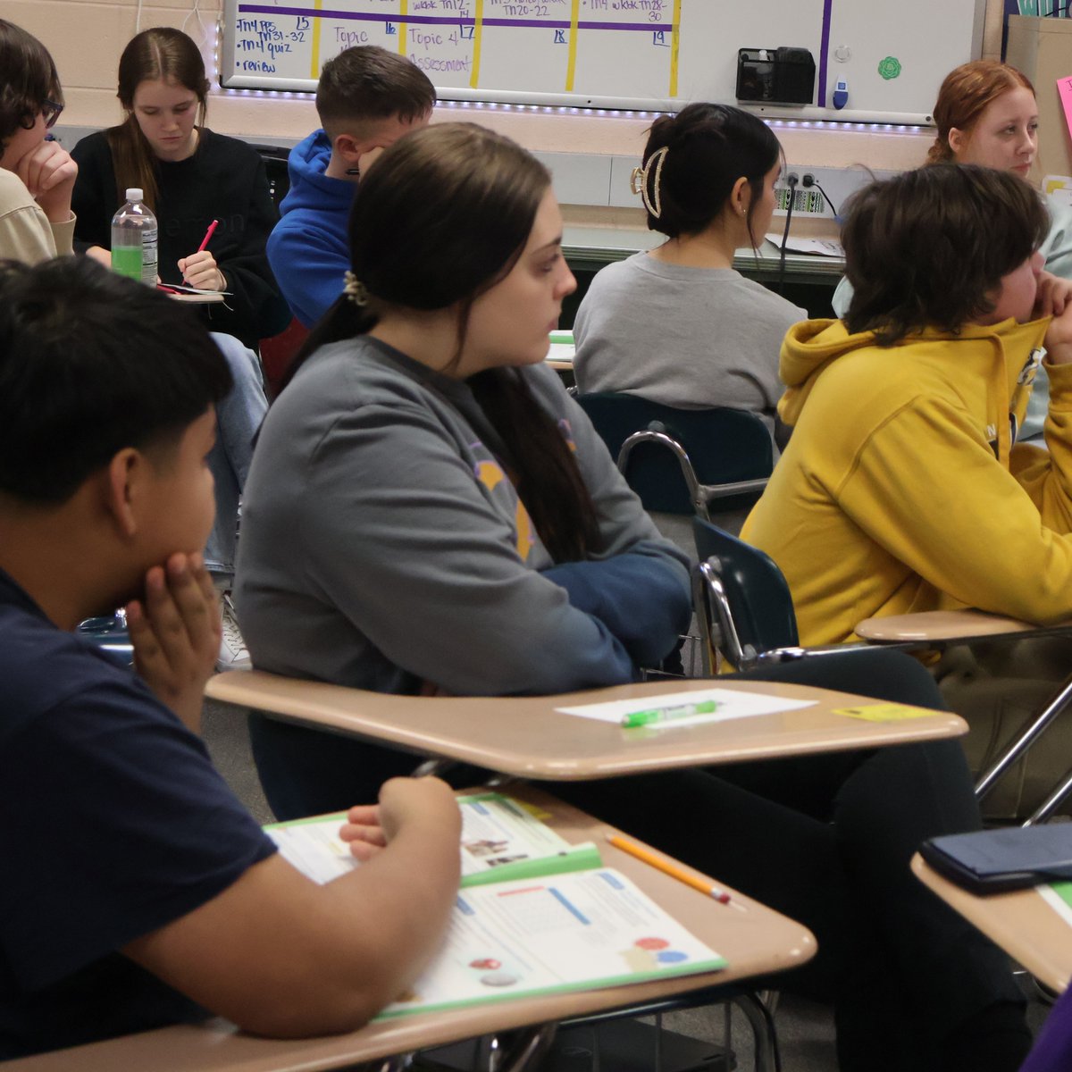 BedCoSchools's tweet photo. #CommunityMiddleSchool 8th graders in Mrs. Wynkoop's class recently discussed the possible outcomes of flipping two quarters simultaneously & how it changes if the number of quarters increases by one. #Probability #Education #BedfordCountySchools https://t.co/uFqc5LzYbO