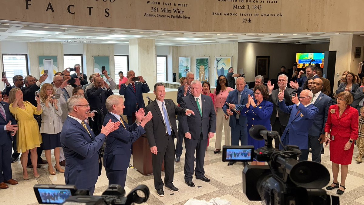 JChrisReeves's tweet photo. Sine Die in Florida #Florida #FLPol #Session2024 https://t.co/wVDOQwOm8H