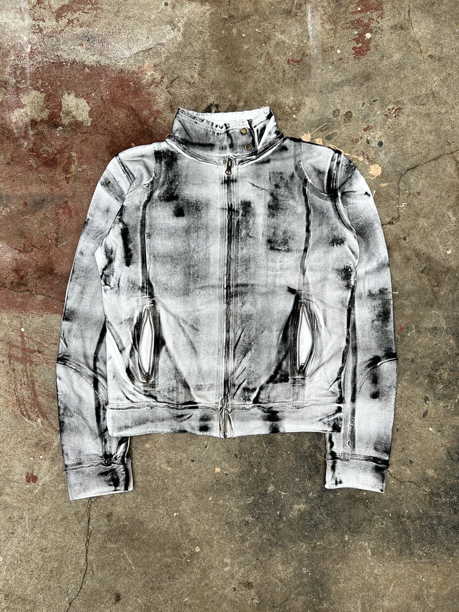 omneeworld's tweet photo. new collection out now! limited quantity available - no restocks https://t.co/VtJvp8Fcxj