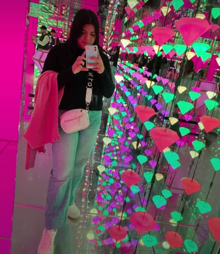 Ornela_Medrano's tweet photo. Still outside ☺️☺️☺️ https://t.co/4fgir0t75T