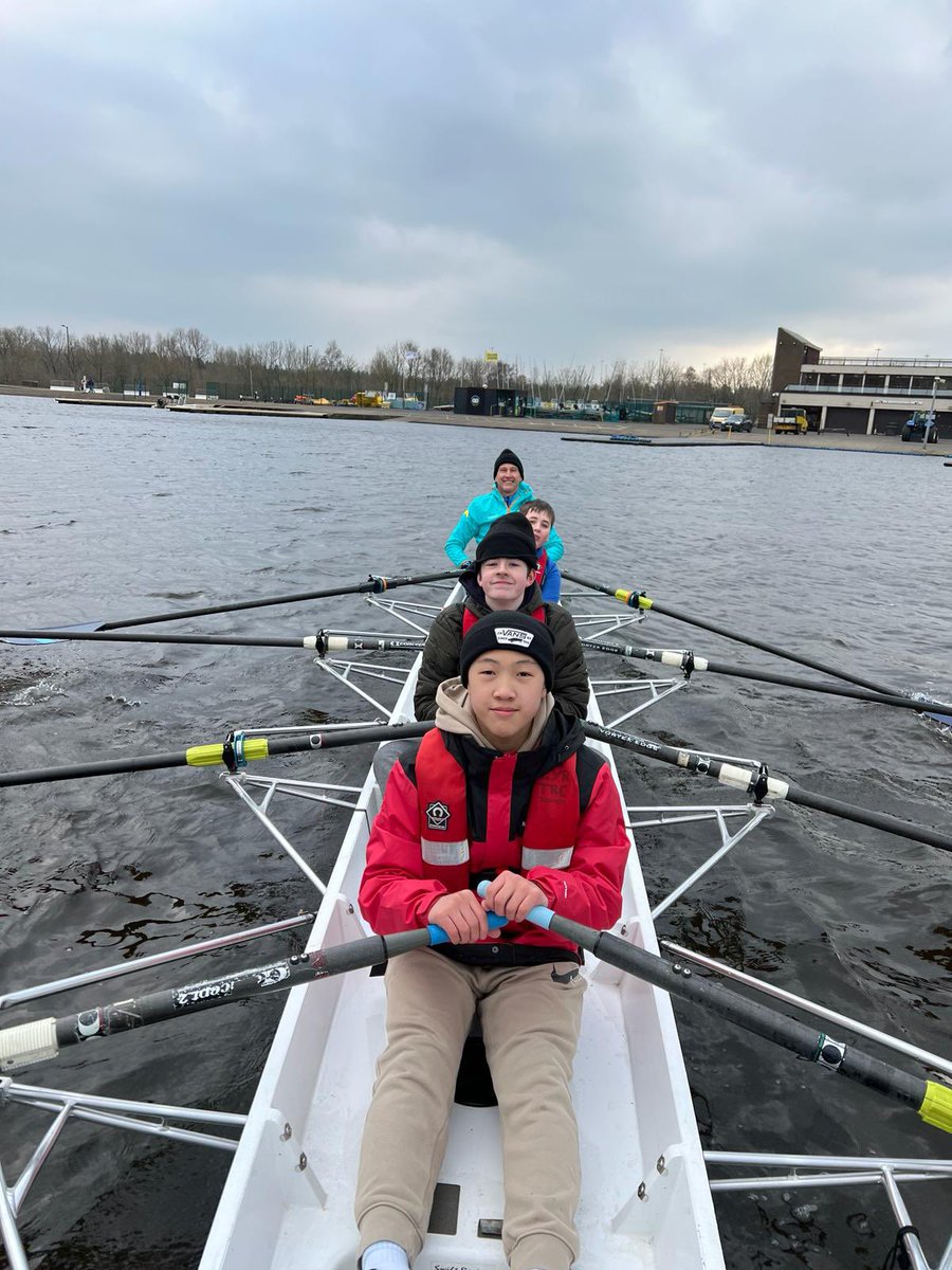 When the wind blows a hooley we don’t have much time to take photos but nothing was stopping our amazing @OLHSMotherwell squad today from progressing into crew boats rowing together for the first time 👏👏👏 super-impressive @SP_RC1 @NLActiveSchools @ScottishRowing @active_nl