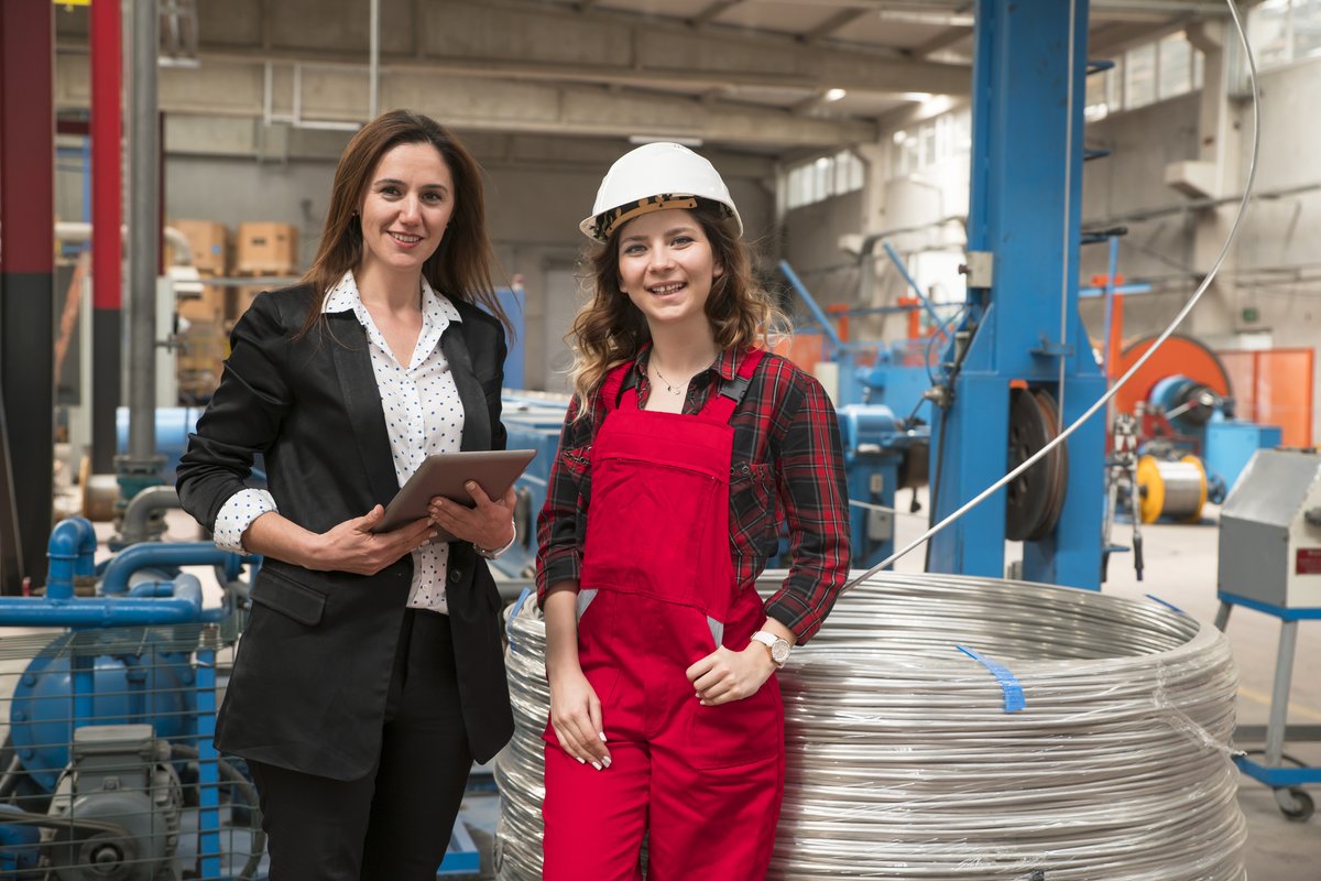 Happy #InternationalWomensDay! The MI and Colonial Life's report on closing the gender gap affirms that women represent a sizable talent pool that manufacturers cannot ignore. 👩‍🏭 This #WomensHistoryMonth, take a deep dive: themanufacturinginstitute.org/research/the-m…