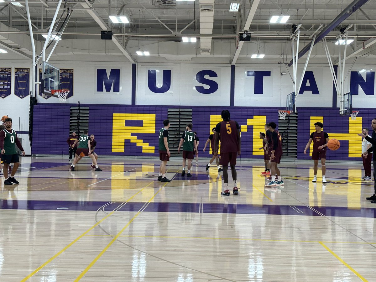 Great to have the University of Minnesota and @24CameronC practice at RMHS today before their game with Northwestern tomorrow night!