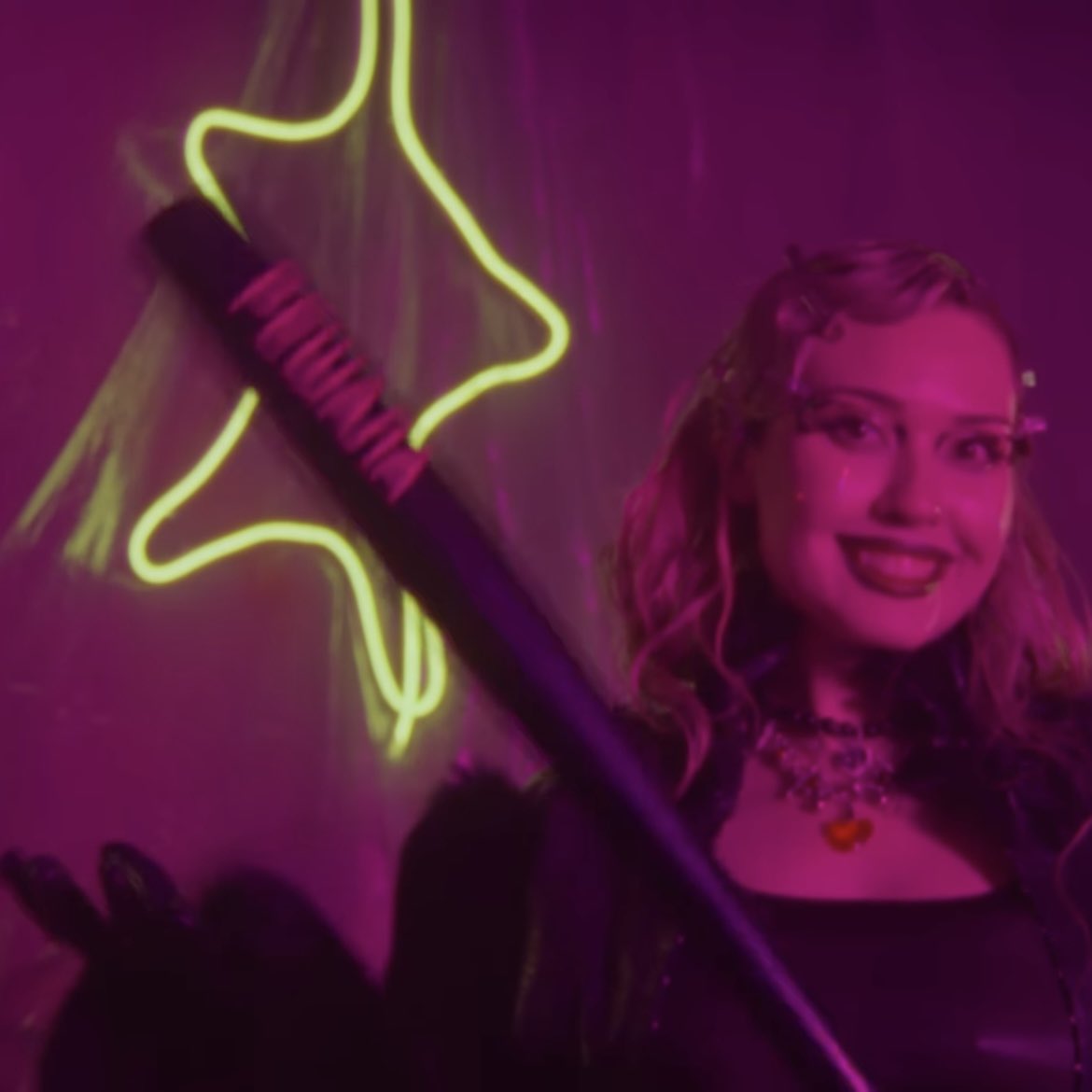 я, если вы сейчас же не побежите и не посмотрите эту легенду и не поставите классы:

(спойлер: в конце новый сниппет 🤭)