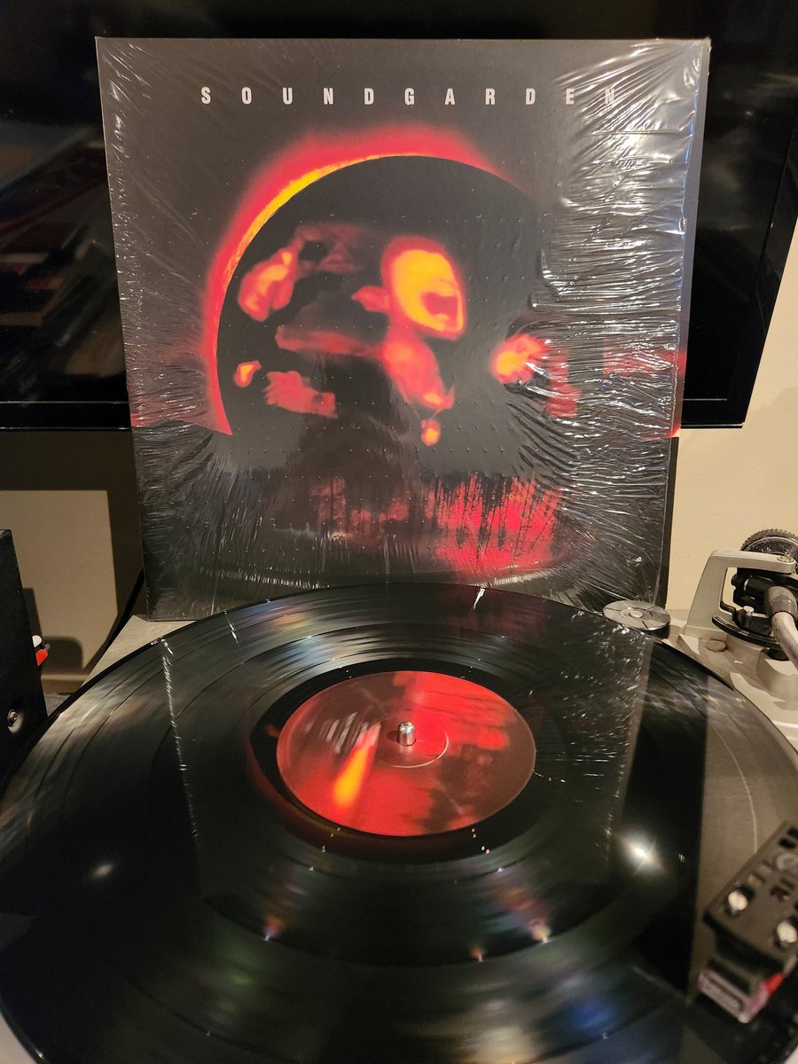 SpinVinyl1's tweet photo. Soundgarden's Superunknown turns 30 today! This album is in the top 5 albums on the 90's and their masterpiece. It sounds just as fresh now as it did 30 years ago. 
#Soundgarden #Superunknown #MyWave #Spoonman #BlackHoleSun #TheDayITriedToLive #FellOnBlackDays #vinylrecords https://t.co/LWtqUjtU8e