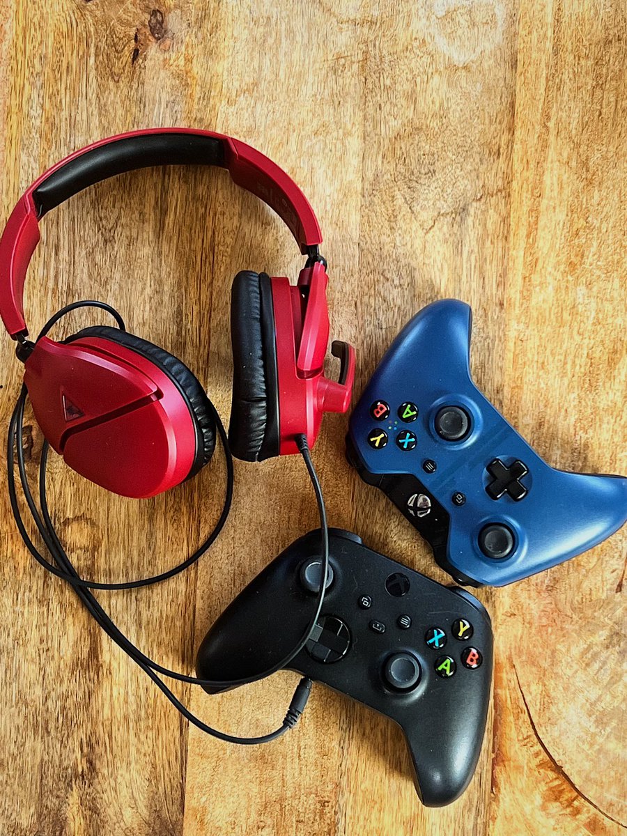 Out with the old, in with the eco-friendly! Let's start our spring cleaning by responsibly disposing of electronic waste. Don't miss the chance to make a positive impact on our planet. Join us in recycling today! #SustainableLiving #RecycleTech