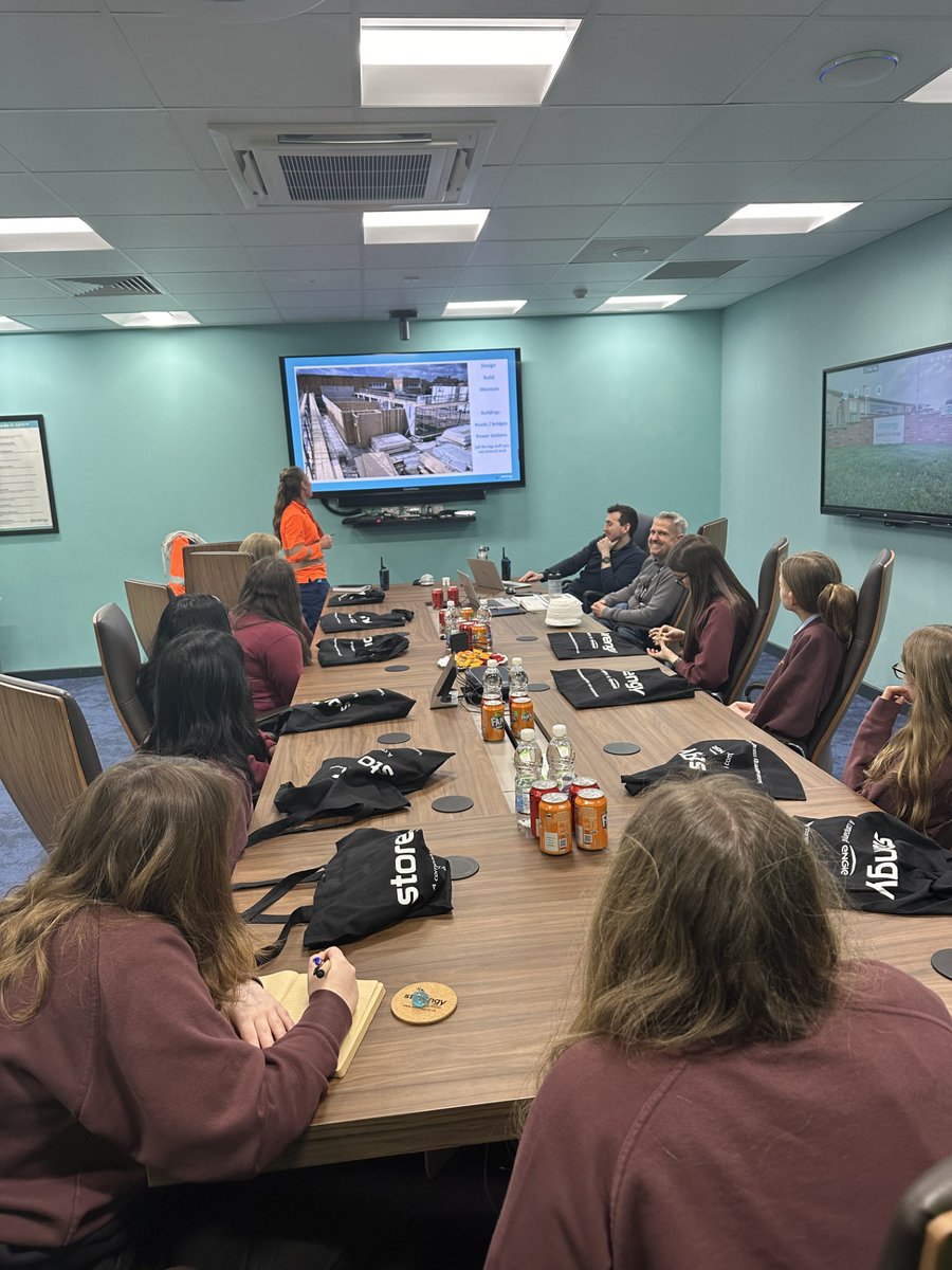 leftwichhigh's tweet photo. An inspirational morning, visiting a local Gas engineering plant #Engineersofthefuture #Internationalwomensday #aspiration @StorengyUK https://t.co/1y1czaxw8V