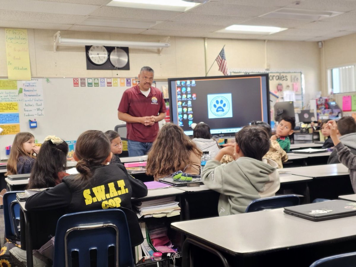 AdrianaDiaz04's tweet image. Thank you to our Colton Council Member, John Echevarria, for visiting our school for Reading/Career Day. Our students enjoyed listening to the read aloud &amp;amp; learning about your career. We appreciate the time you took from your day to be with us. #birneyproud #cjusd