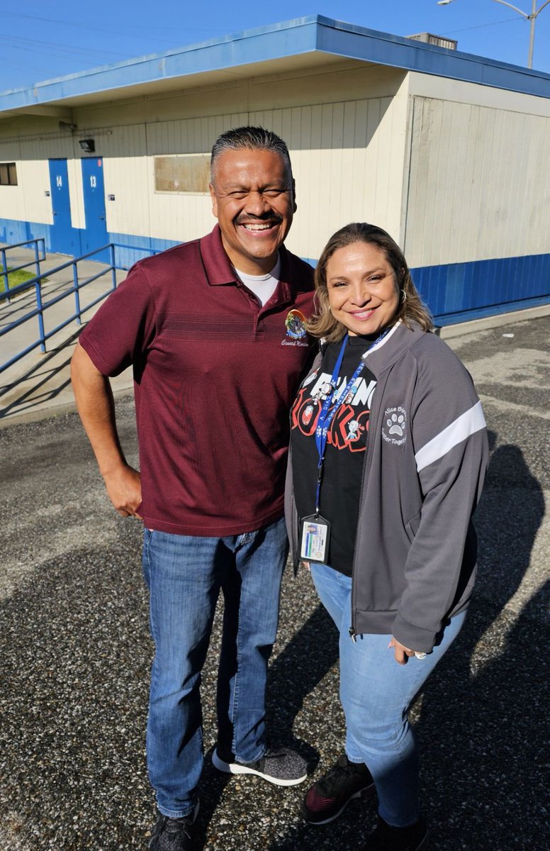 AdrianaDiaz04's tweet image. Thank you to our Colton Council Member, John Echevarria, for visiting our school for Reading/Career Day. Our students enjoyed listening to the read aloud &amp;amp; learning about your career. We appreciate the time you took from your day to be with us. #birneyproud #cjusd