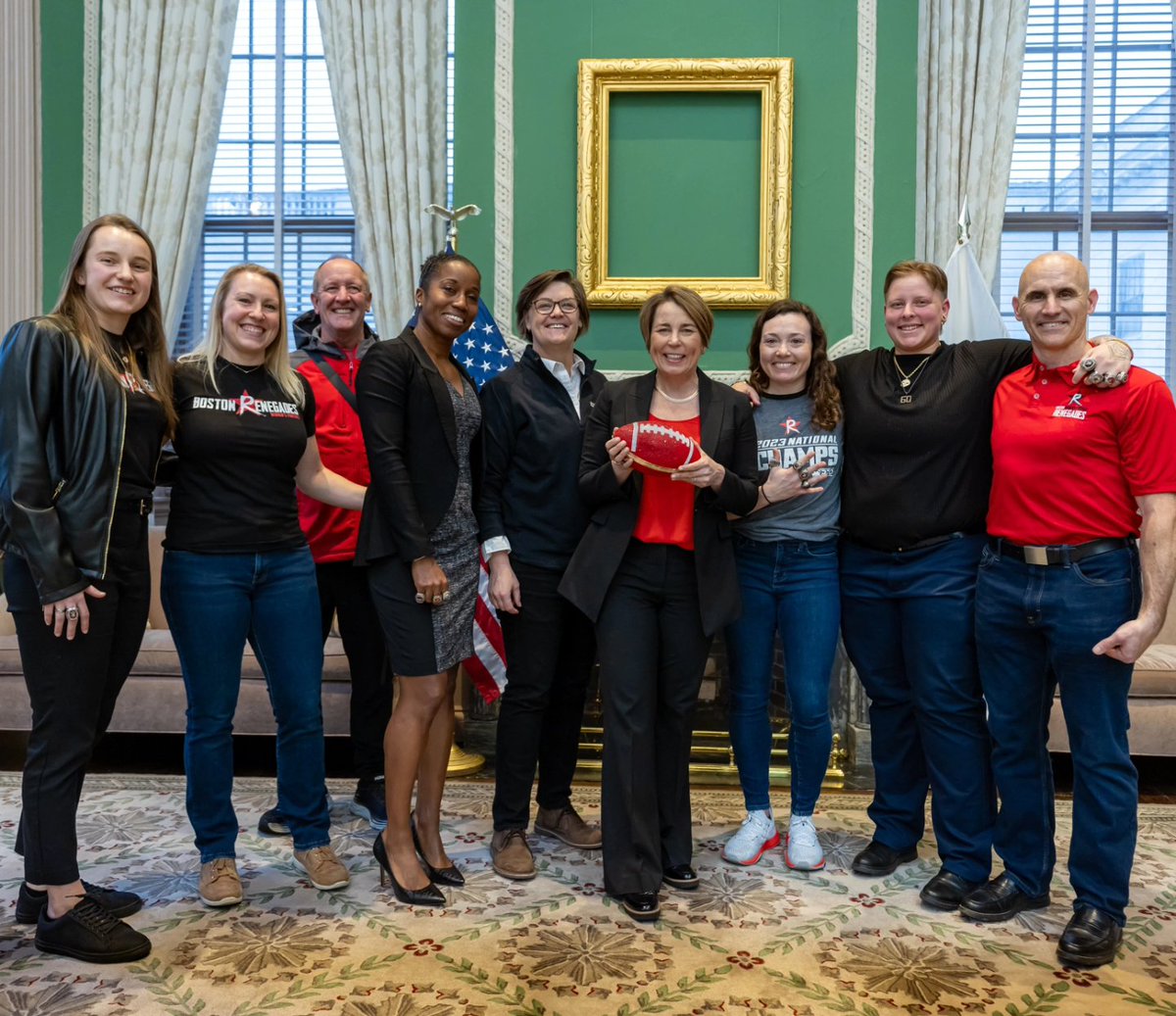 Celebrating this #InternationalWomensDay w/ a big thank you to @massgovernor, Maura Healey. Not only was I able to give her an autographed copy of a New England Patriots @blitzchampz card game, but my @bostonrenegades teammates and I were given an amazing tour of the State House