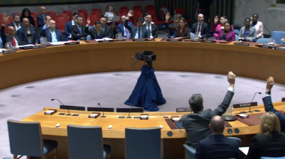 UN_News_Centre's tweet photo. #BREAKING
UN Security Council adopts resolution calling for an immediate cessation of hostilities in Sudan during the month of Ramadan, which begins soon.

IN FAVOUR: 14
AGAINST: 0
ABSTAIN: 1 (Russia) https://t.co/f6IpRbZxMx