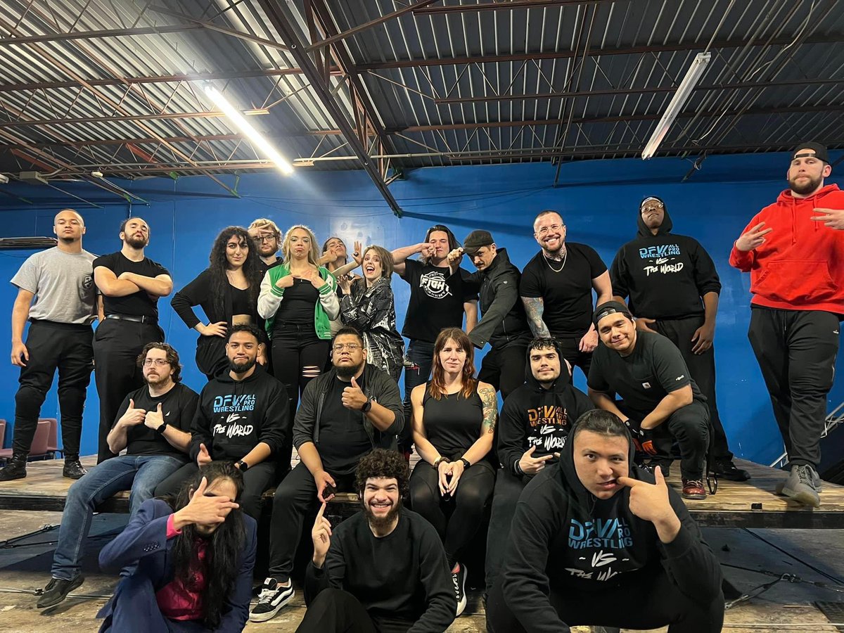 lilemoboi182's tweet photo. Another show, another lesson! @DFW_ALL_PRO #trainingisforever https://t.co/VuluXo7gC6