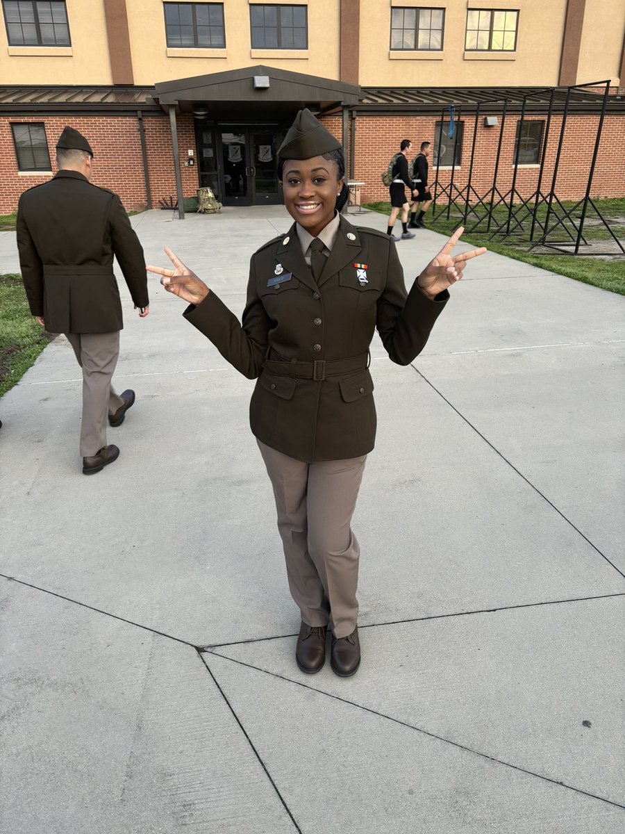 chanelwyd_'s tweet image. nen i graduated AIT today 🪖😘
#ArmyPride