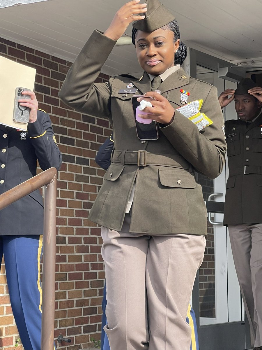 chanelwyd_'s tweet image. nen i graduated AIT today 🪖😘
#ArmyPride