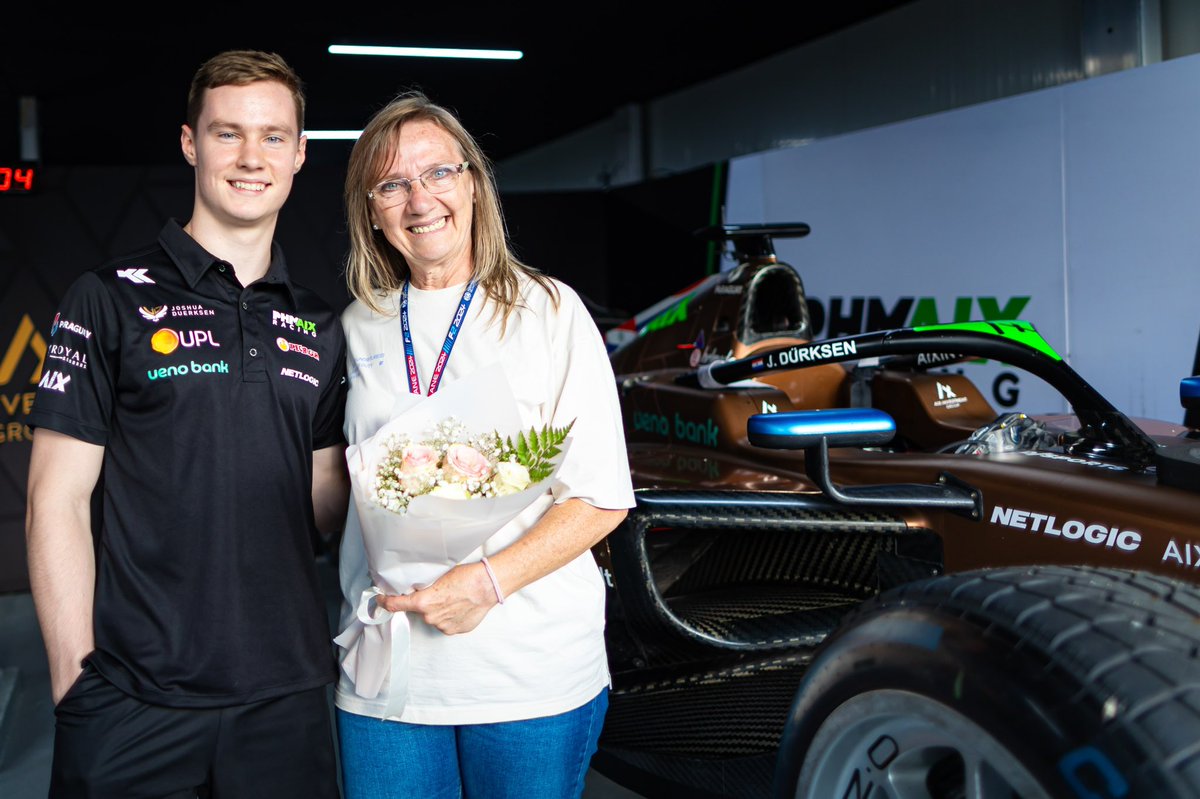 JoshuaDuerksen1's tweet photo. Happy International Women's Day! Especially to this beautiful woman I'm lucky enough to call Mom ❤️

Feliz Dia Internacional de la Mujer! Especialmente para este hermosa mujer, de la cual tengo la suerte de llamarla Mama ❤️ https://t.co/j4KbtAgPgj