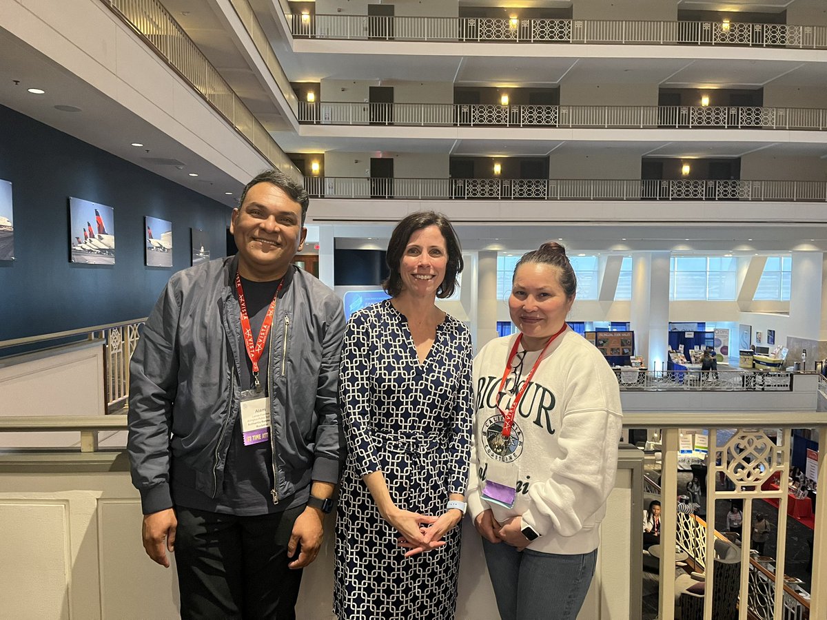 What a joy to meet these two @NOVAcommcollege alums at #SCOLT24 They studied Spanish at @NOVA_AL_CAMPUS and now teach it at @APSVirginia. Looking forward to future collaborations, @LainezAlam and @narvaez_johanna!
