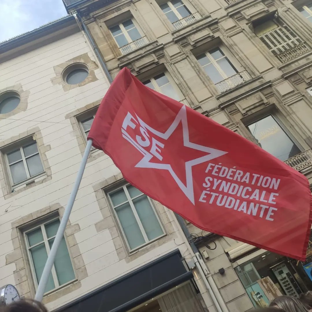 FseNancy's tweet photo. 🟣 Nous étions présentes cet après-midi à la manifestation à l'occasion de la Journée Internationale de Lutte pour les Droits des Femmes, pour porter haut et fort nos revendications féministes et notre soutien aux femmes palestiniennes

Vive la lutte de toutes les opprimées 💥💥 https://t.co/nYuqij0LVq