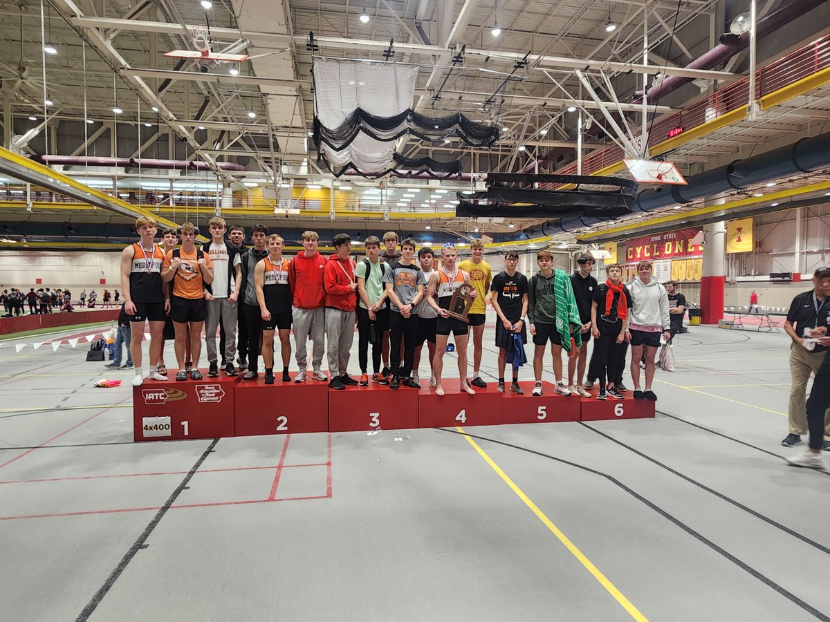 BrianBorrison's tweet photo. Mediapolis Boys Track finished 2nd at IATC Indoor Championships last night!  Nice job guys.  Excited to see where this season takes us!   @LoganRosas5 @shufflen85 @JLMLB44 @hutchmepo @Aedin_nelson https://t.co/T64l225R0N