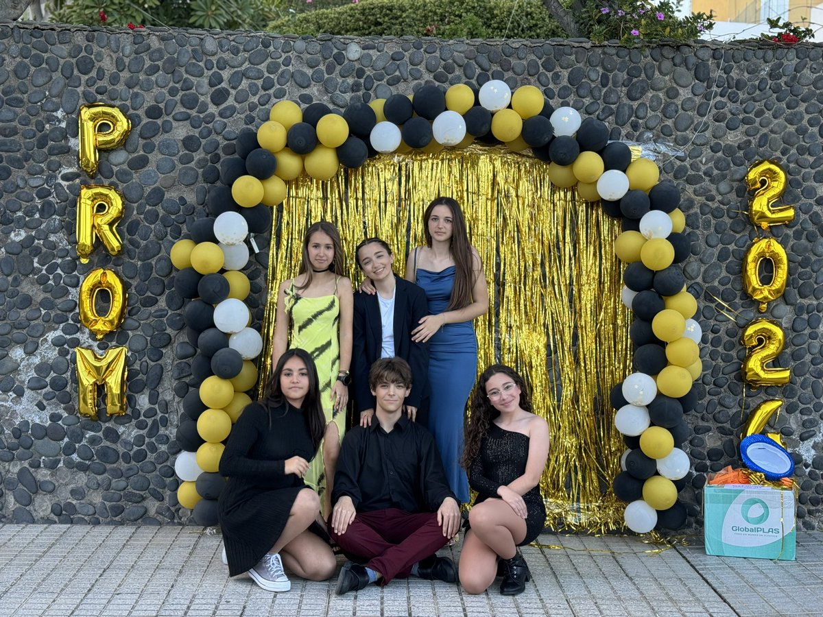 Csdomingo's tweet photo. ¡Qué tarde en la fiesta PROM de 4º ESO! 🎉 Música increíble, bailes sin parar y momentos que quedan para el recuerdo. 🕺💃 Gracias a todos por venir y hacerlo inolvidable. ¡Hemos dado un paso enorme hacia nuestro viaje de fin de curso! #Prom4ESO #excelsior ✨ https://t.co/figHQ8wfgB