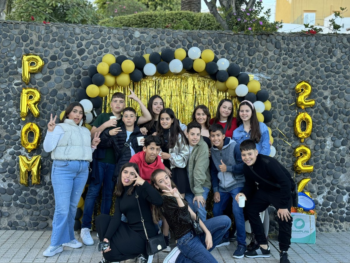 Csdomingo's tweet photo. ¡Qué tarde en la fiesta PROM de 4º ESO! 🎉 Música increíble, bailes sin parar y momentos que quedan para el recuerdo. 🕺💃 Gracias a todos por venir y hacerlo inolvidable. ¡Hemos dado un paso enorme hacia nuestro viaje de fin de curso! #Prom4ESO #excelsior ✨ https://t.co/figHQ8wfgB