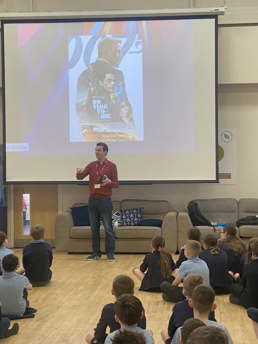 USLSchool's tweet image. And that’s a wrap on this years USL Literature Festival! It was bigger and better than ever! Thank you so much @sophyhenn @whatSFSaid @MrSteveAntony @edgechristopher 
Our children were so inspired and excited by your visits #readersforlife #authorsrock #illustratorsrock 📚❤️