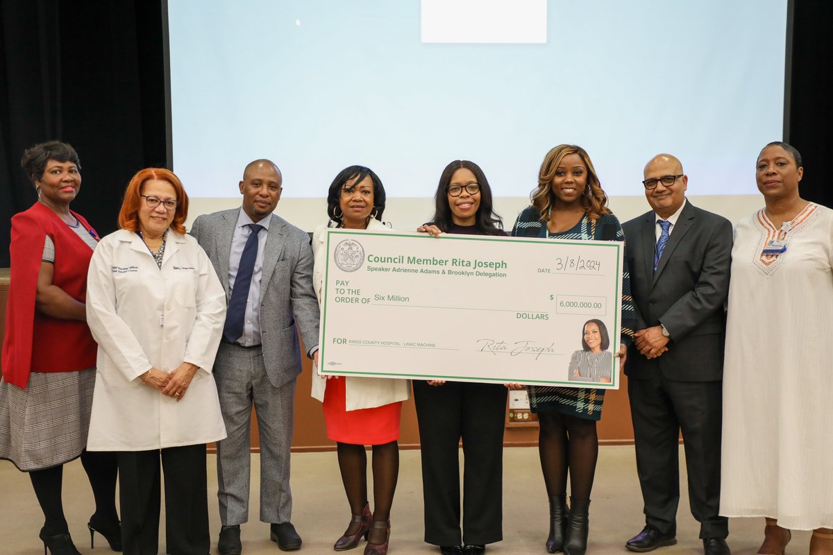 KingsCountyHosp's tweet image. Thank you to the elected officials that came out today for the CAB #LegislativeBreakfast today. Thank you to @RitaJosephNYC for presenting @Kingscountyhosp with a $6 million check. Your contributions to our hospital do not go unnoticed #WeAreKings 💚