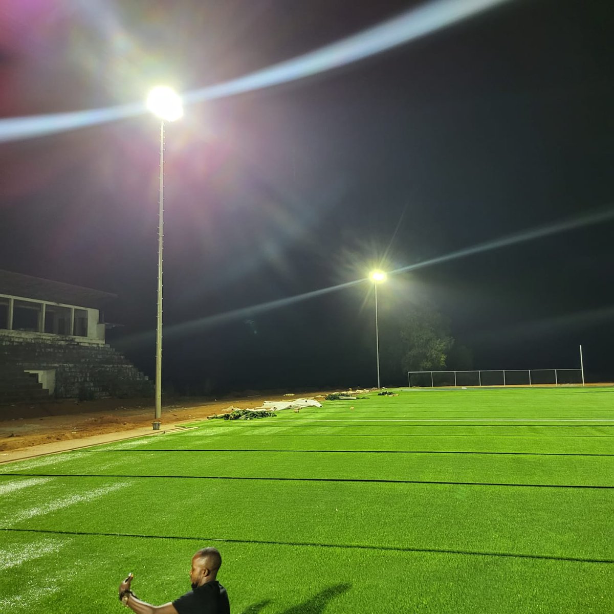 Congrats to @thomasdbrima @SLFA_sl and thanks so much @FIFAcom and @FIFAPresident for the various funded projects in Sierra Leone. Port Loko Staidum flood light unveiled today. Salone football takes a different level. We must also thank @Ishajohansen who initiated the projects