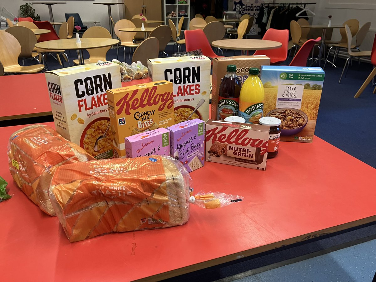 More amazing donations for our @Drummond_CHS breakfast club from the Glow Edinburgh West team. Our students love when I bring in the bags of goodies on a Friday after my exercise classes on Thursday nights.