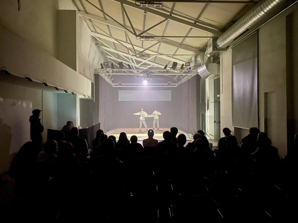 TeatresODA's tweet photo. Segon cap de setmana de @DansaMetropol_ 
Avui a @LHCultura a #CanTrinxet hem gaudit del talent de #LedSilhouette
Descobreix els espectacles de sala i de carrer a ⬇️ https://t.co/K0CT9lEvHI https://t.co/MTL8k4aKnQ