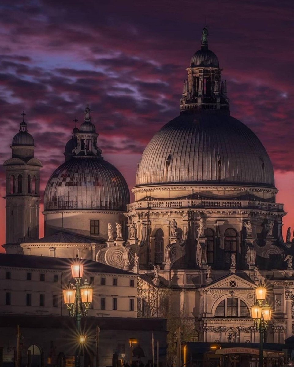 A domani amici...dolce riposo a tutti voi 😘😘😘 Venezia da sogno🤩🤩🤩