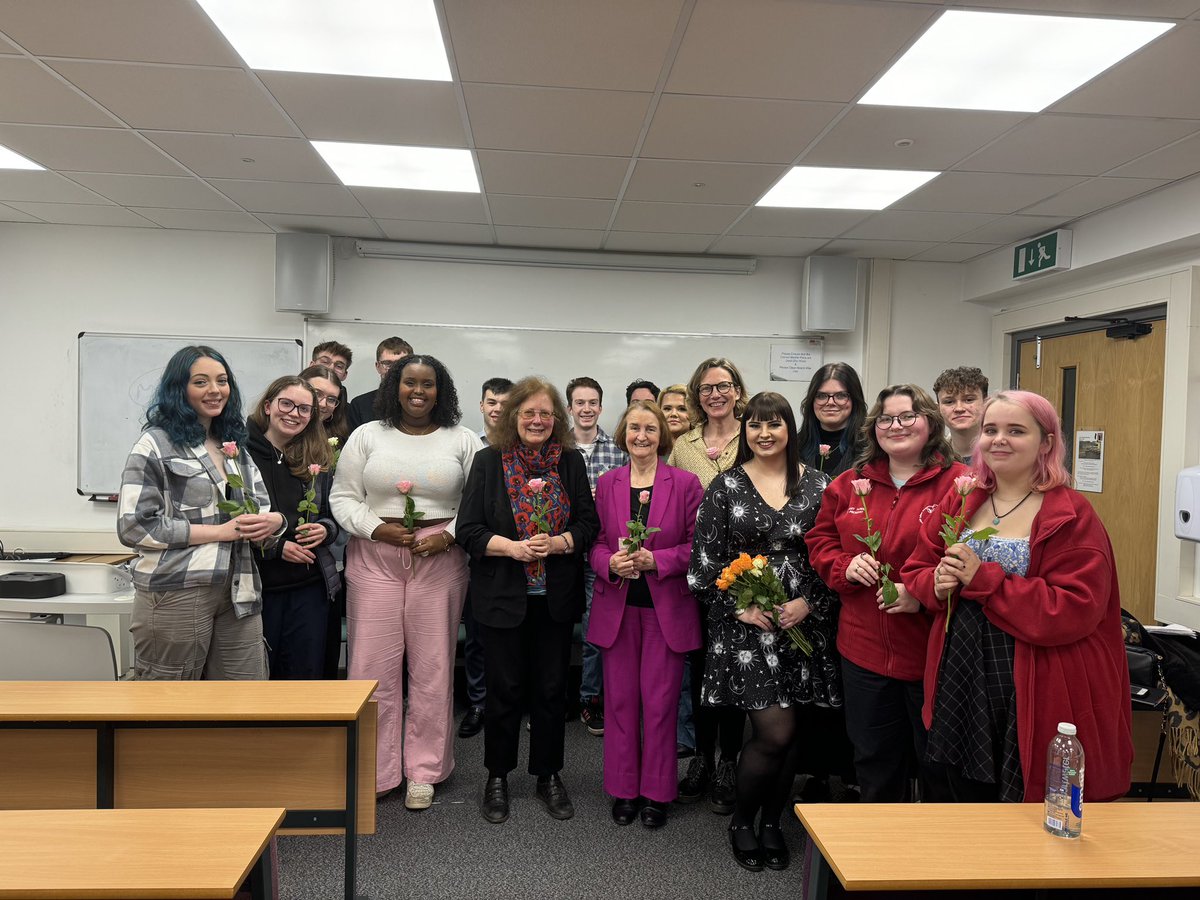 🌹INTERNATIONAL WOMEN’S DAY 🌹 Thank you so much to everyone who came in to speak about being a woman in politics and their advice to women looking to get into politics. Thank you very much to our guest speakers and attendees for attending this wonderful event!