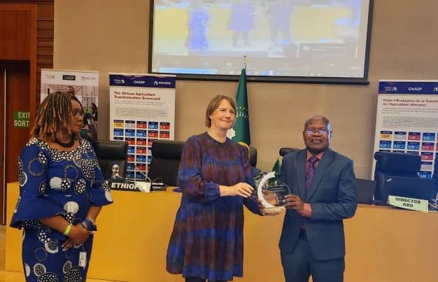 Amb. Josefa Sacko (@josefasacko) on Twitter photo Official launch of the <a href="/AUC_CAADP/">AUC CAADP</a> BR report I congratulate all our member states #Rwanda , #Egypt #Comoros, #Morocco & #ECOWAS ( Western Region) recognized for BEST performance in the 4th CAADP BR Cycle. part of mutual accountability to results.
<a href="/_AfricanUnion/">African Union</a>
<a href="/NEPAD_Agency/">AUDA-NEPAD</a> Official launch of the <a href="/AUC_CAADP/">AUC CAADP</a> BR report I congratulate all our member states #Rwanda , #Egypt #Comoros, #Morocco & #ECOWAS ( Western Region) recognized for BEST performance in the 4th CAADP BR Cycle. part of mutual accountability to results.
<a href="/_AfricanUnion/">African Union</a>
<a href="/NEPAD_Agency/">AUDA-NEPAD</a>